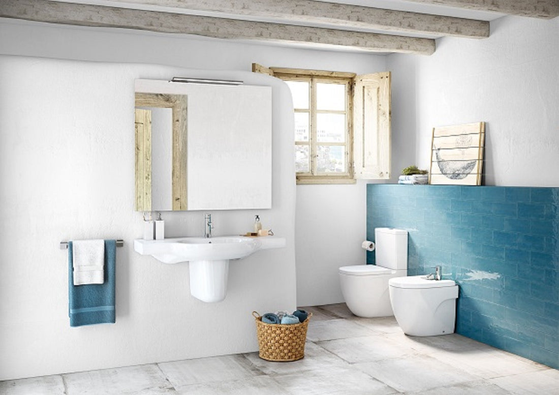 How to create the illusion of space in a small bathroom