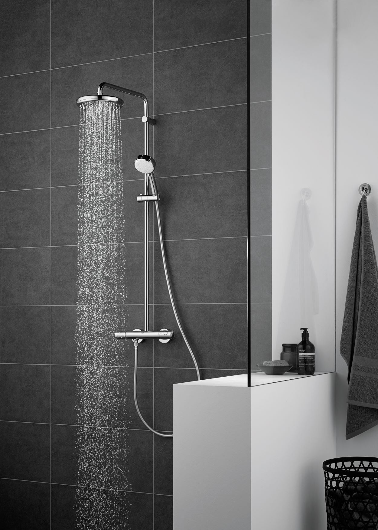 Grohe Tempesta Cosmopolitan System 210 Shower system with thermostat for wall mounting