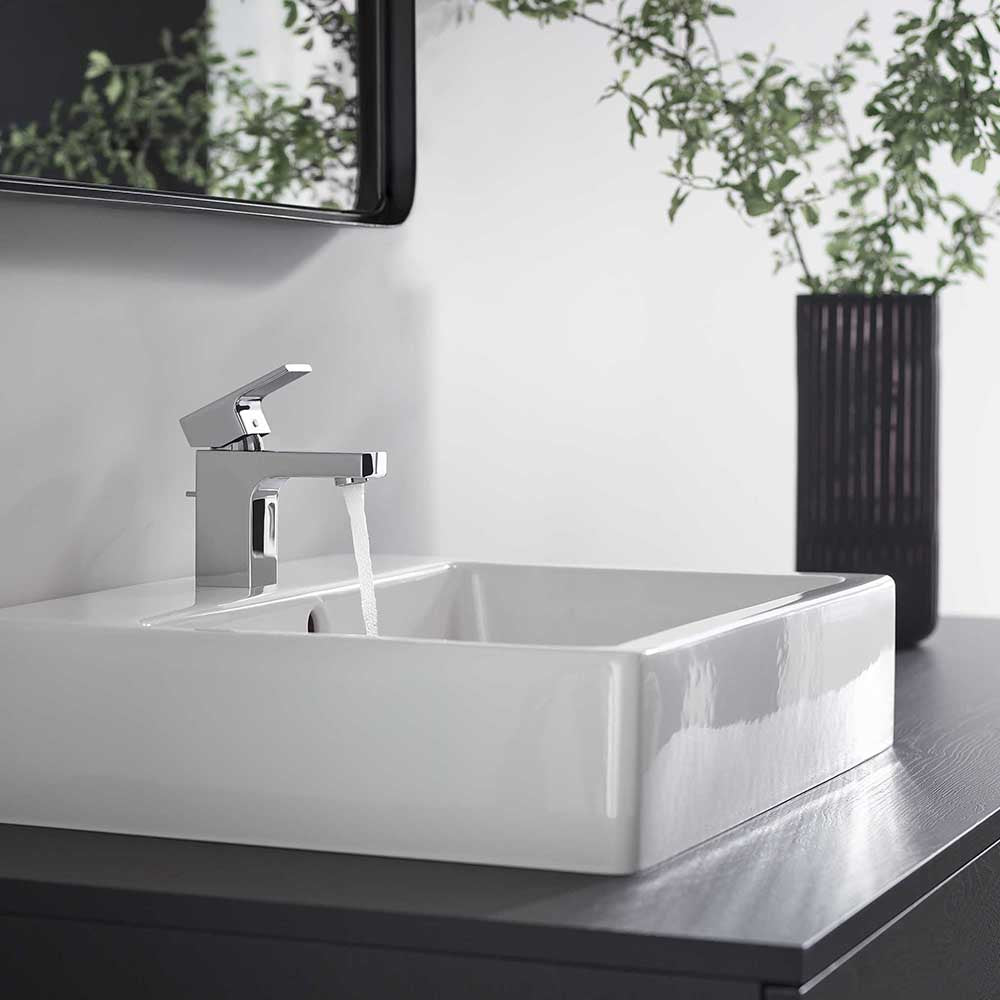 Hansgrohe Vernis Shape Single Lever Basin Mixer 70 With Isolated Water Conduction And Metal Pop-Up Waste Set Chrome