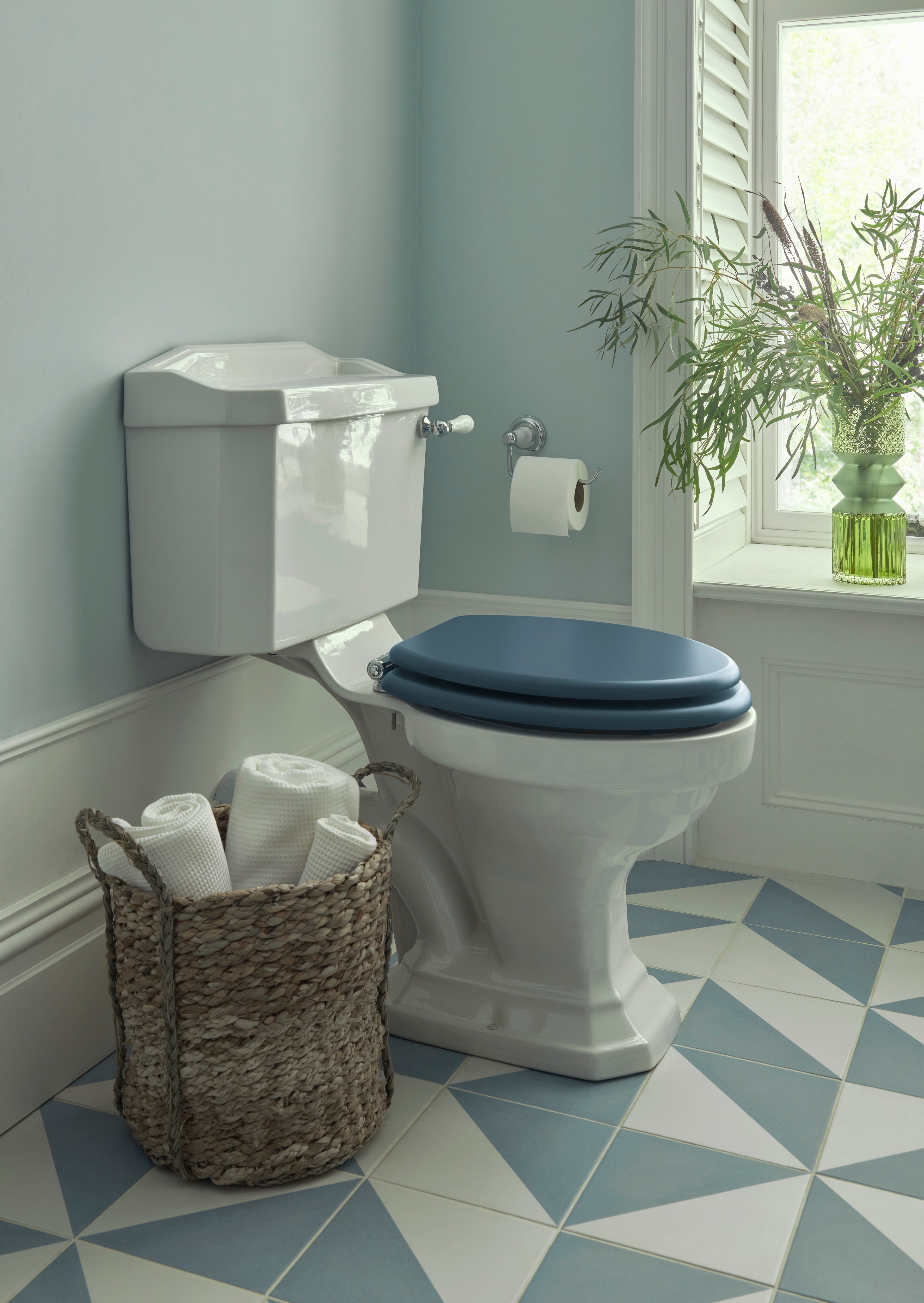 Heritage Cistern Traditional Lever Chrome CPC00