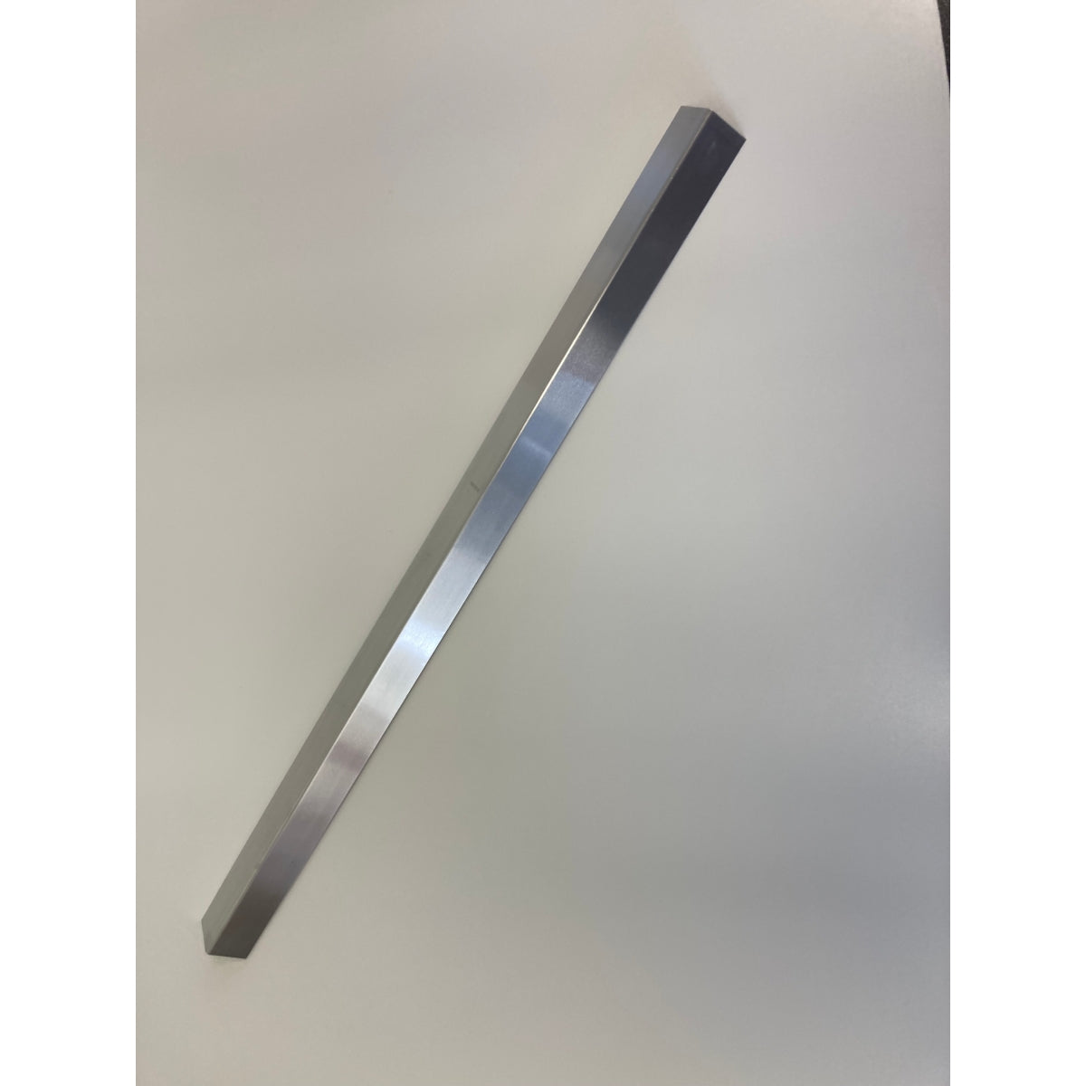 K L Evesham Bath Angle Strip 22 in x 1 in x 1 in Aluminium. AA22