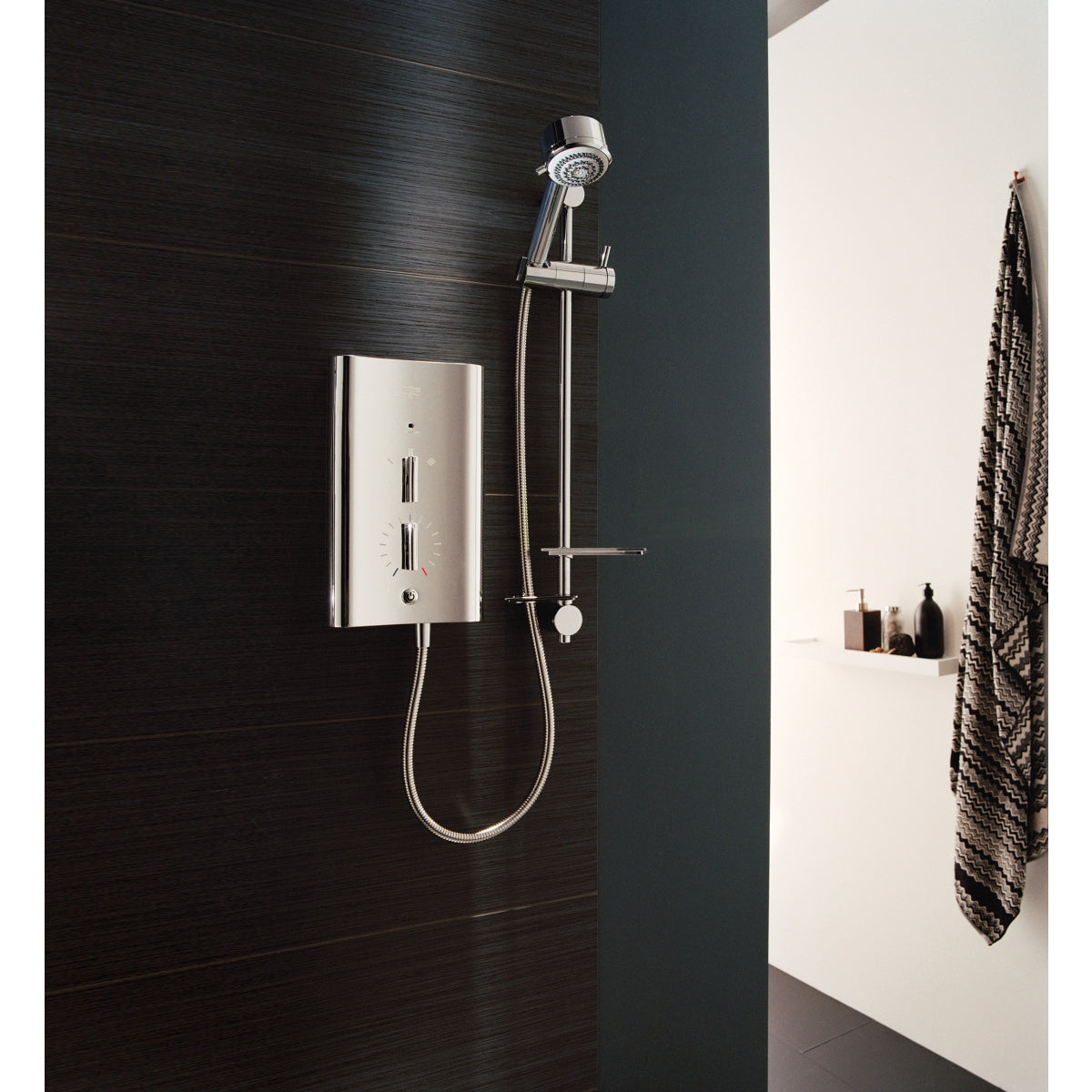 Mira Escape Thermostatic 9.0kW Electric Shower 1.1563.012. 1.1563.730