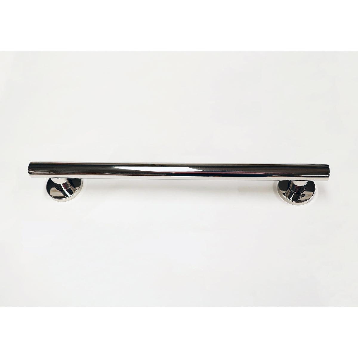NYMAS Luxury Grab Rail, Straight, St/steel, Conc. Fixings, 620mm, Polished
