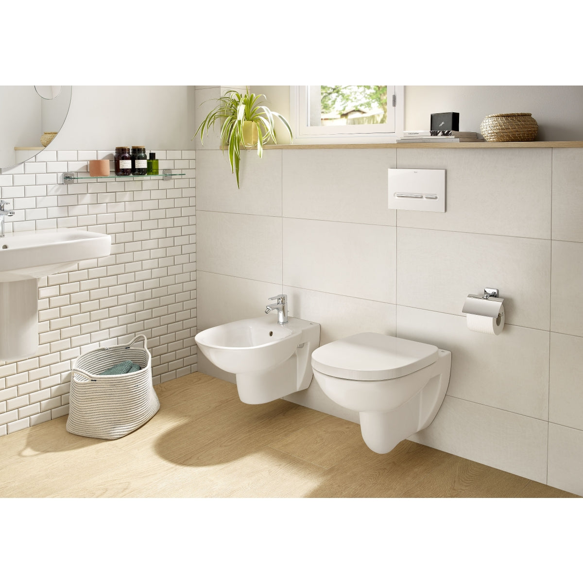 Roca Debba Round Rimless Wall-Hung Pan