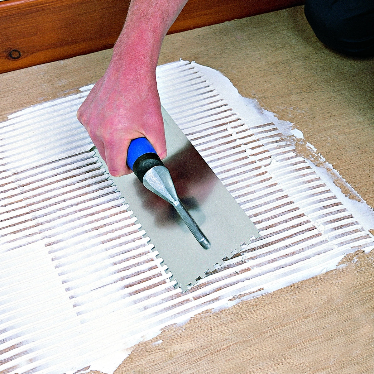 Vitrex Professiol Adhesive Trowel Square Notch 4mm