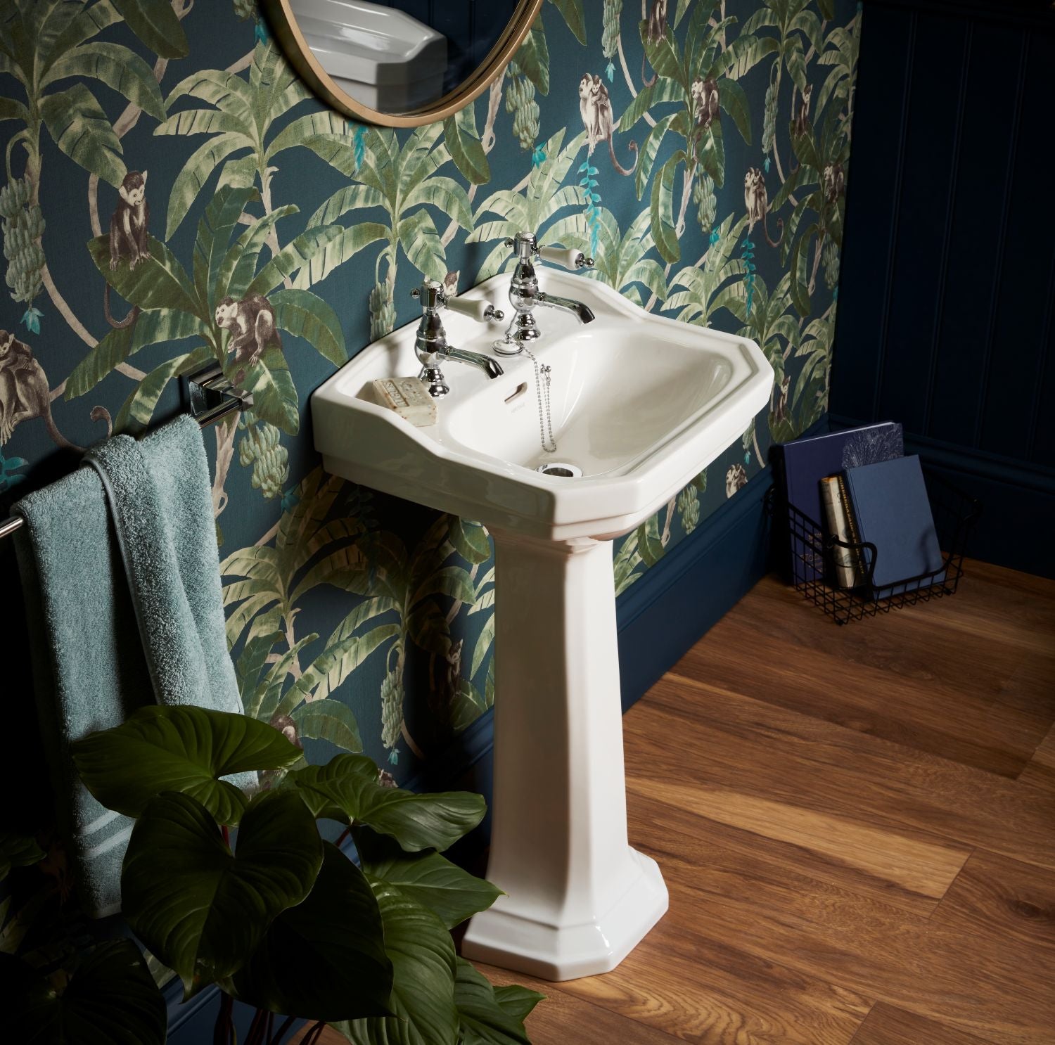 Heritage Granley Full Pedestal White