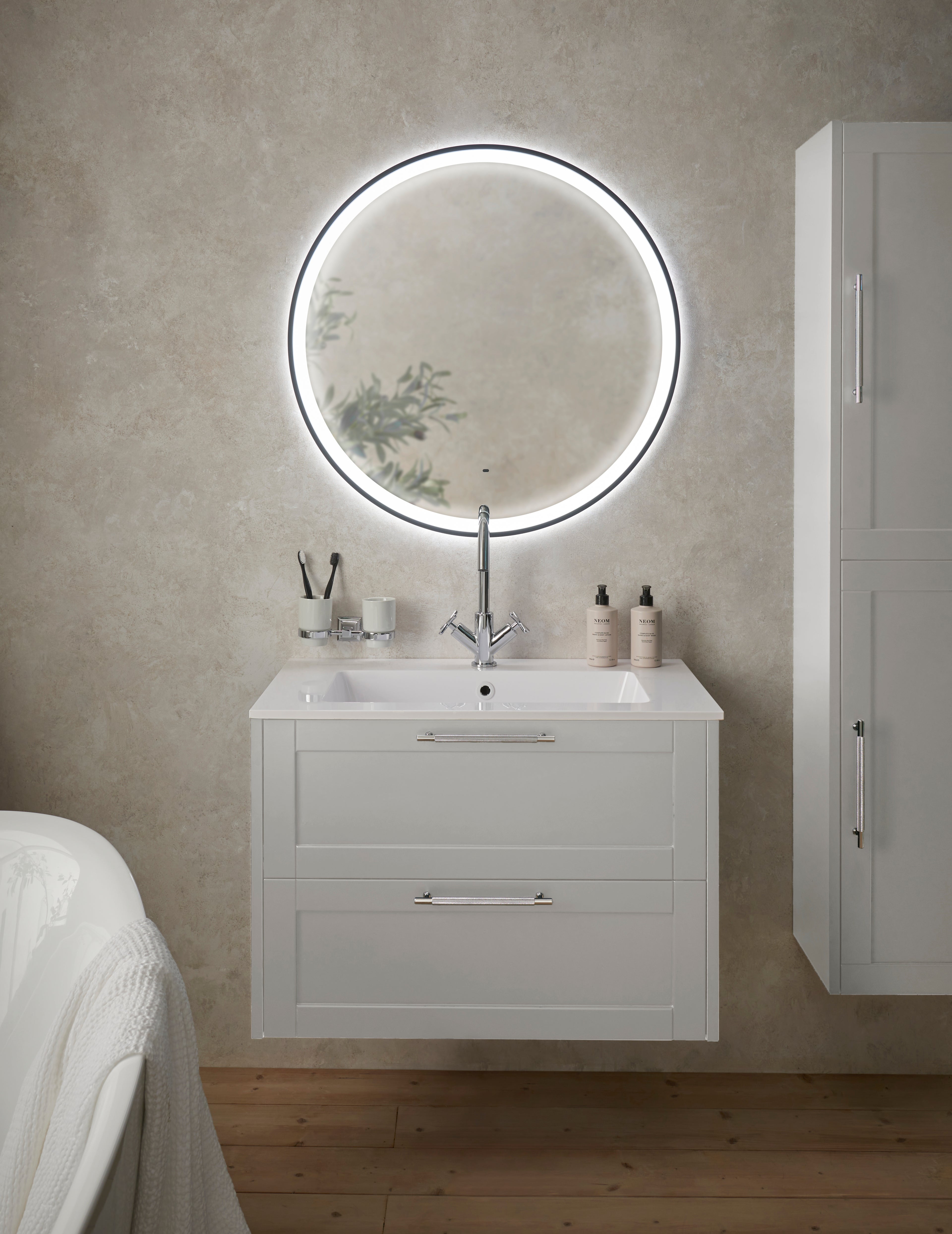 Heritage Lynton 1 Taphole 600mm Sit On Basin White