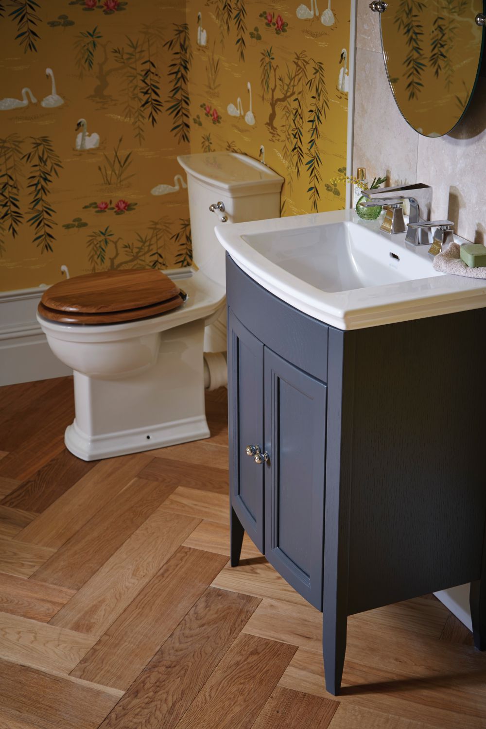 Heritage Soft Close Toilet Seat Oak with Chrome Hinges