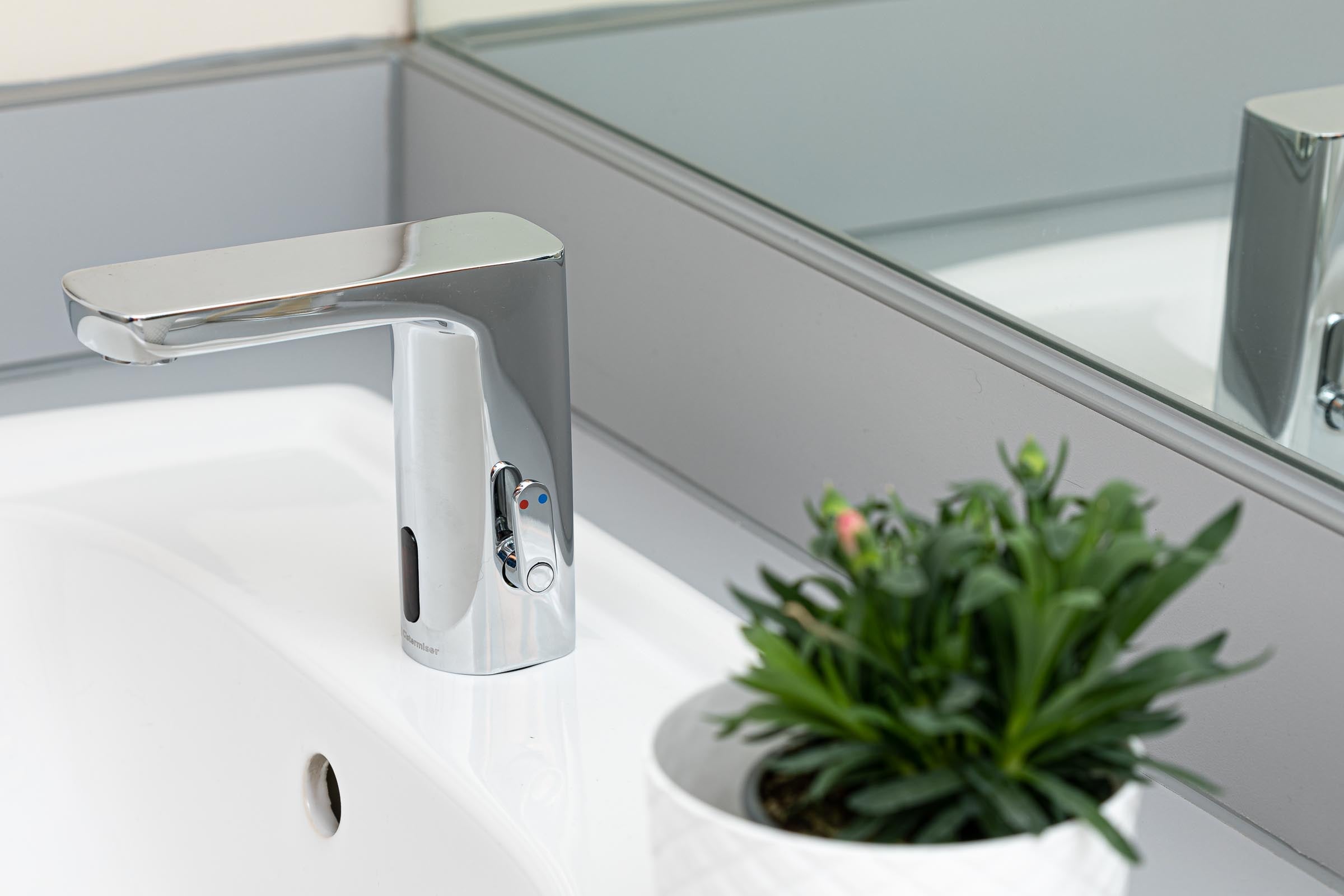 Cistermiser Vecta+ Deck Mounted Sensor Mixer Tap VSMT.