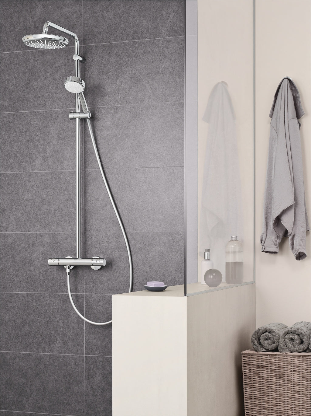 Grohe Tempesta Cosmopolitan System 250 Shower system with thermostat for wall mounting