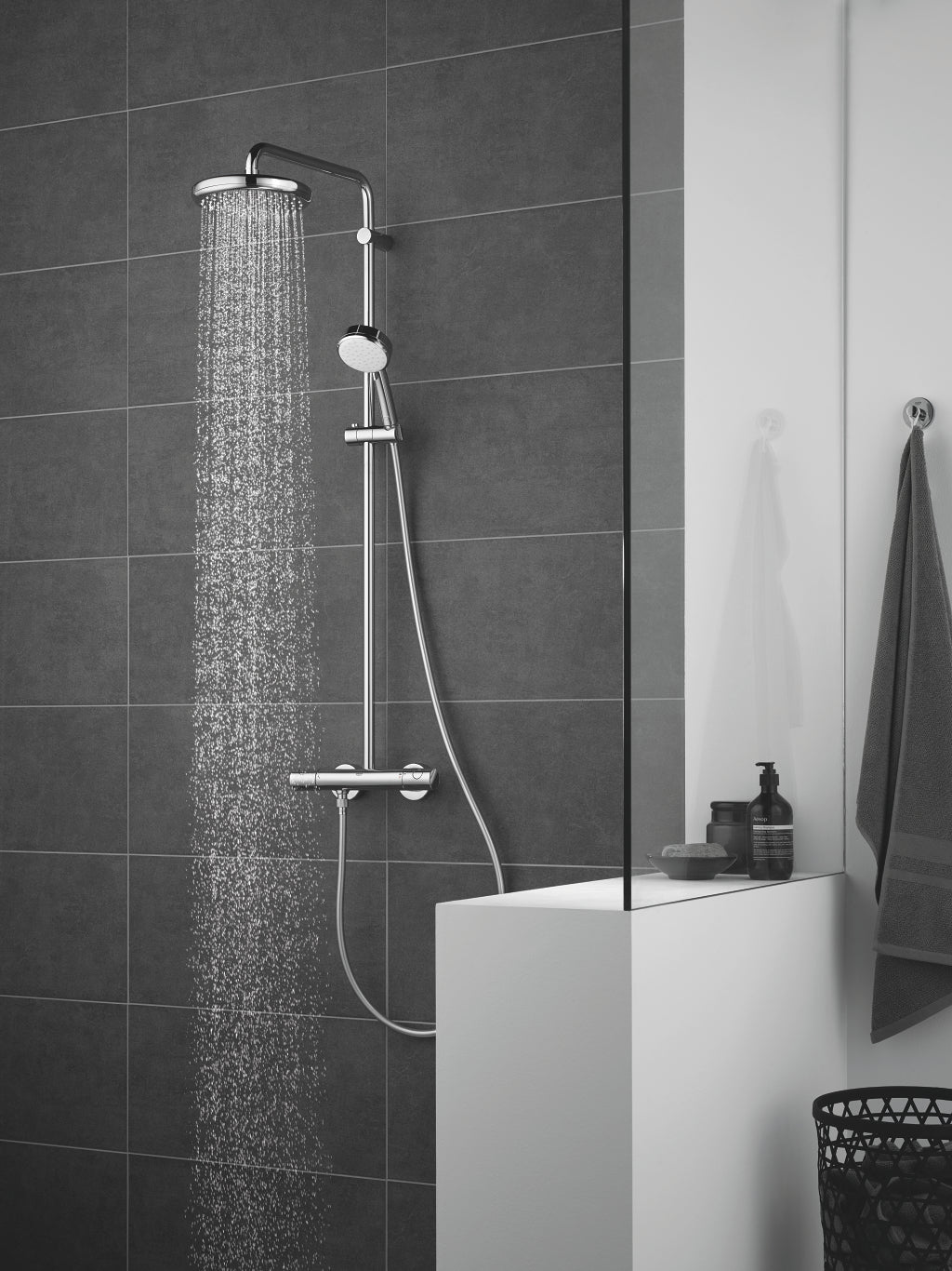 Grohe Tempesta Cosmopolitan System 250 Shower system with thermostat for wall mounting